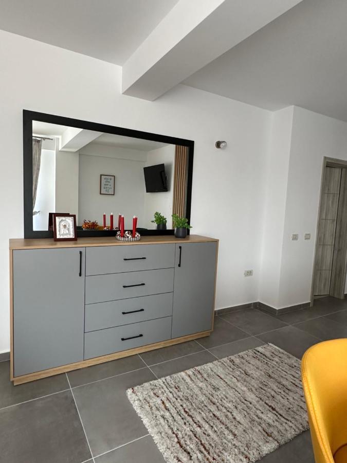 Apartamente Arinis Gura Humorului Exterior foto