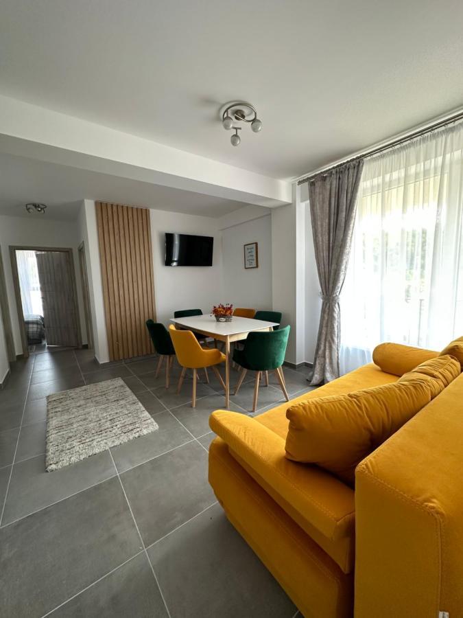 Apartamente Arinis Gura Humorului Exterior foto