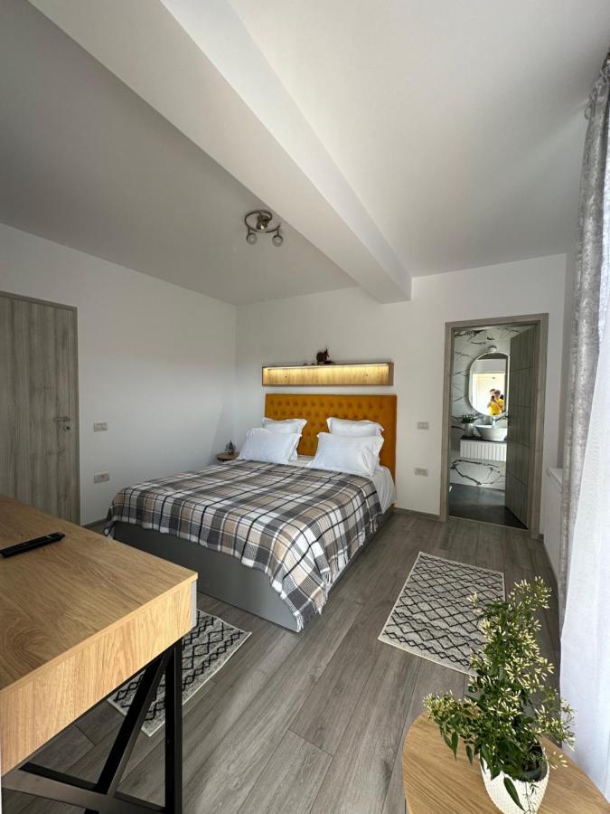Apartamente Arinis Gura Humorului Exterior foto