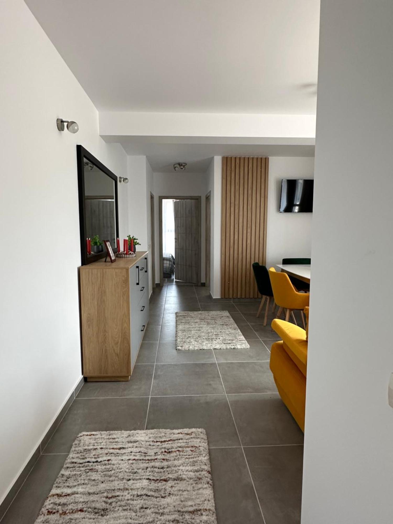 Apartamente Arinis Gura Humorului Exterior foto