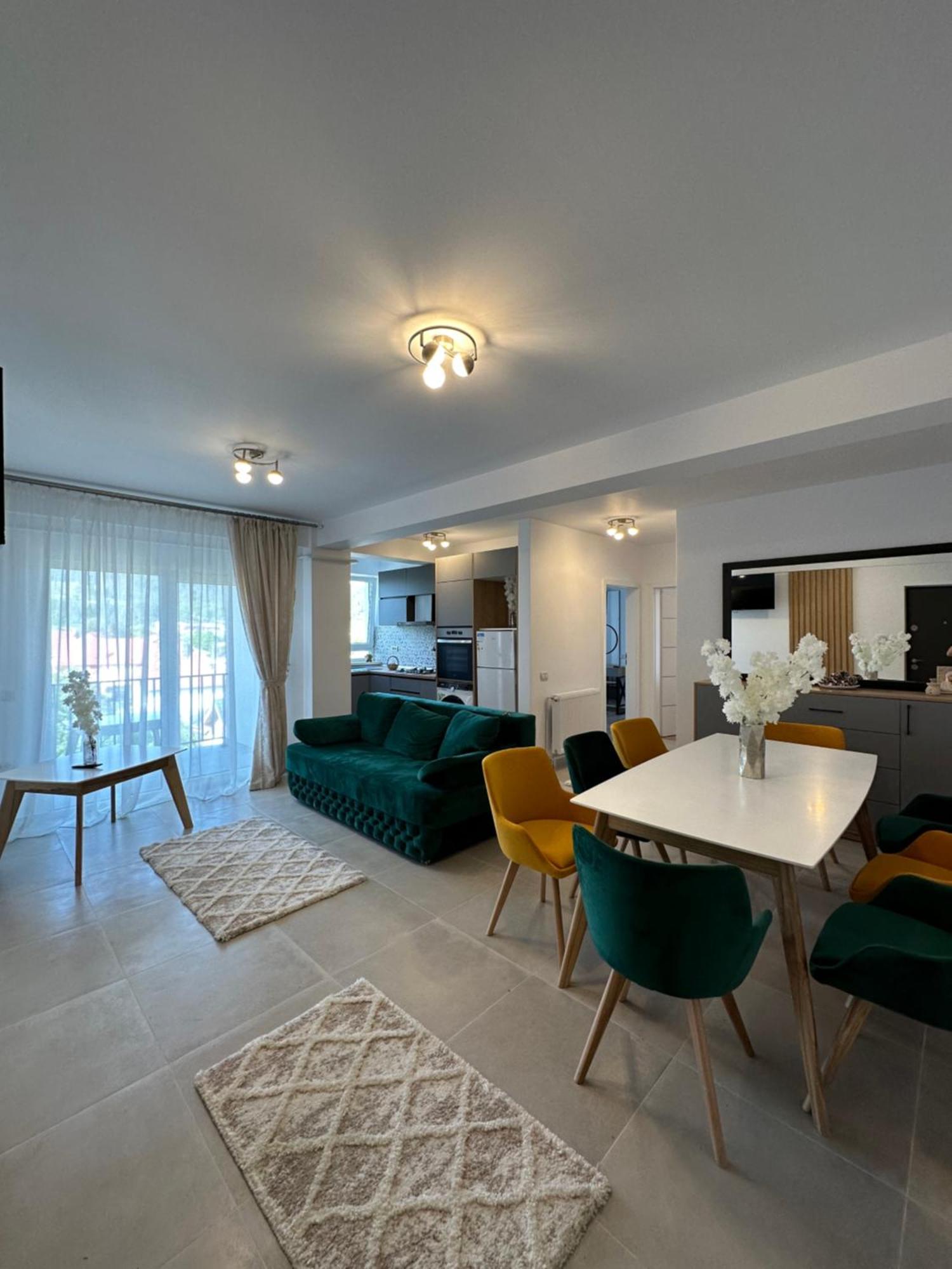 Apartamente Arinis Gura Humorului Exterior foto