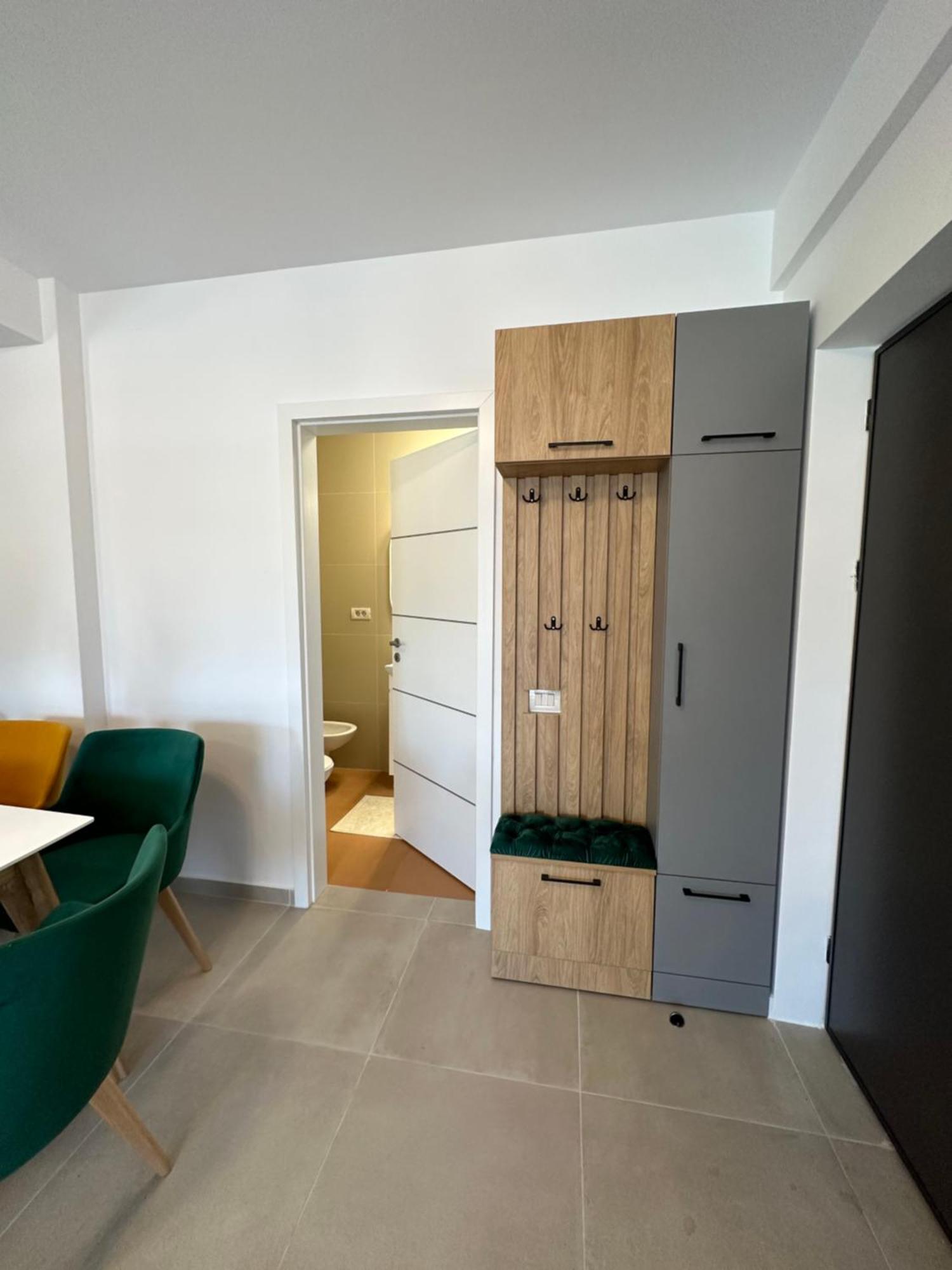 Apartamente Arinis Gura Humorului Exterior foto