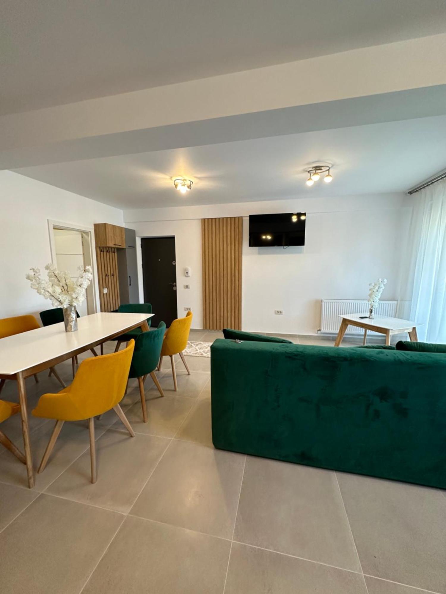 Apartamente Arinis Gura Humorului Exterior foto