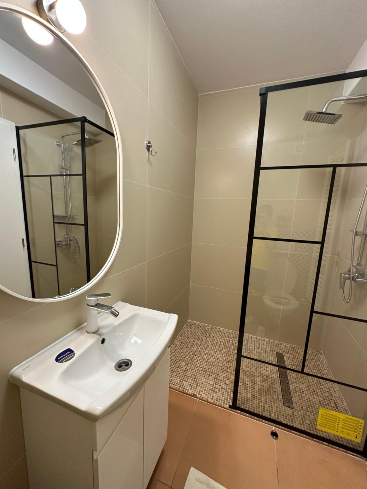 Apartamente Arinis Gura Humorului Exterior foto