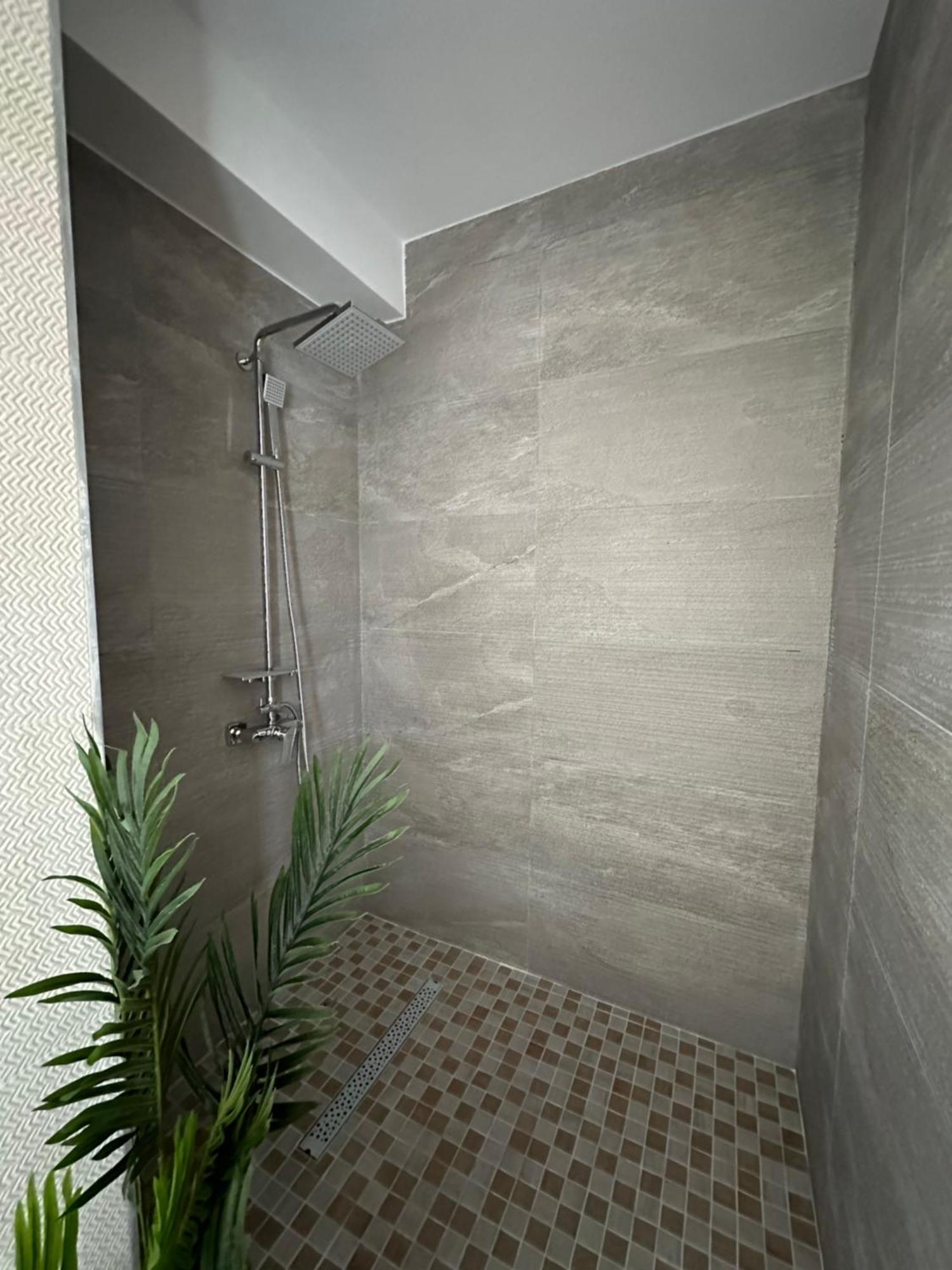 Apartamente Arinis Gura Humorului Exterior foto